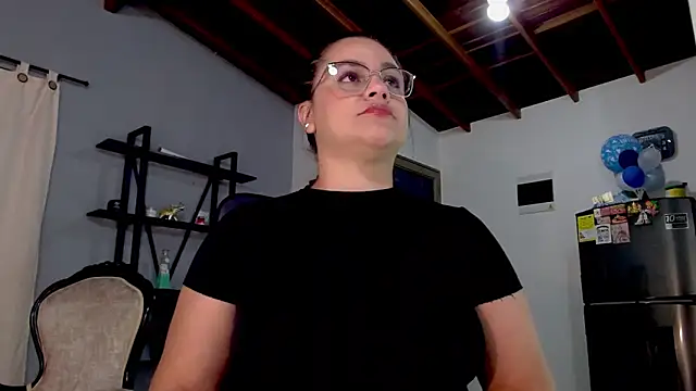 maela1 online show from 10.23.25