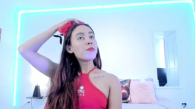 Snapshot of Estrella_Duran chatting on 12.27.24 Estrella Duran online show from 12.27.24