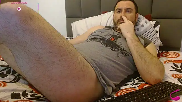 Snapshot of rodrher81 chatting on 12.16.25 rodrher81 online show from 12.16.25