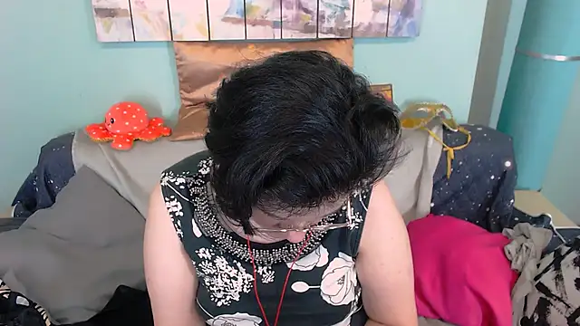 EverlyRays online show from 11.27.25