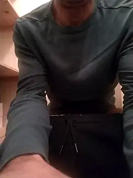 Snapshot of cum_spring chatting on 12.25.24 cum spring online show from 12.25.24