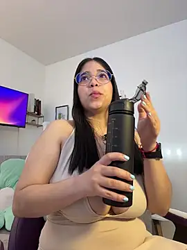 tati reyess online show from 04.27.26