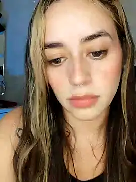 Snapshot of Natalia_Suarez chatting on 12.30.24 Natalia Suarez online show from 12.30.24