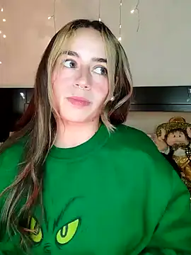 Snapshot of Natalia_Suarez chatting on 12.31.24 Natalia Suarez online show from 12.31.24