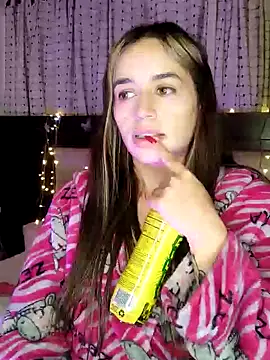 Snapshot of Natalia_Suarez chatting on 01.07.25 Natalia Suarez online show from 01.07.25