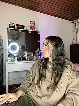 Snapshot of Natalia_Suarez chatting on 03.07.25 Natalia Suarez online show from 03.07.25