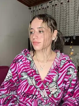 Snapshot of Natalia_Suarez chatting on 03.07.25 Natalia Suarez online show from 03.07.25