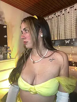 Snapshot of Natalia_Suarez chatting on 03.09.25 Natalia Suarez online show from 03.09.25