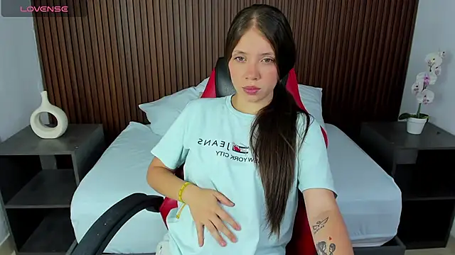 nataly rodri online show from 02.13.25