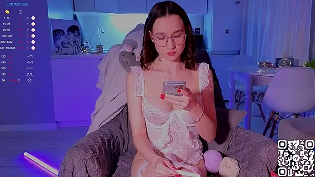 Snapshot of shey1i chatting on 12.24.24 shey1i online show from 12.24.24