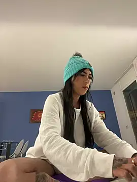Snapshot of missdirtyhot_ chatting on 02.04.25 missdirtyhot online show from 02.04.25