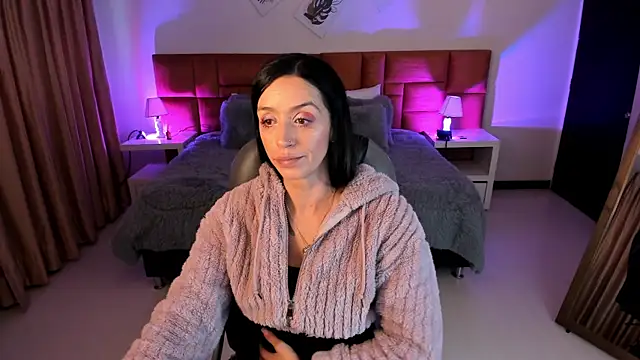 Kristen Garner online show from 10.21.25