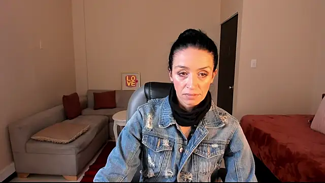 Kristen Garner online show from 04.06.26