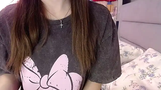 Snapshot of Viktoriiya_bald chatting on 03.04.25 Viktoriiya bald online show from 03.04.25