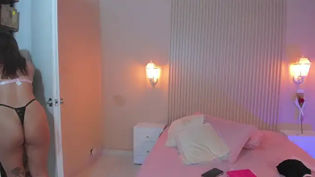 EmilyEvans7 online show from 09.28.25