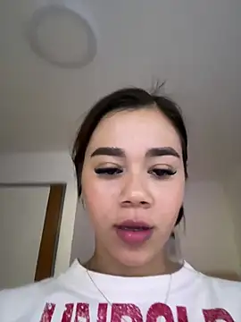 EmilyEvans7 online show from 02.20.26