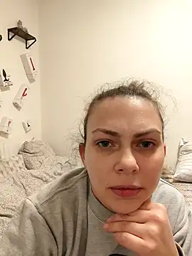 Snapshot of LEAsquirt91 chatting on 01.24.25 LEAsquirt91 online show from 01.24.25