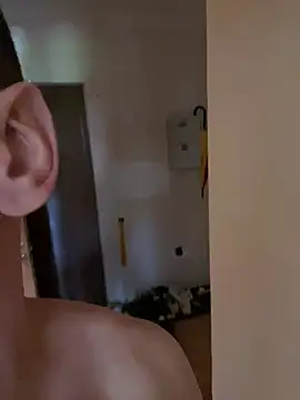 Snapshot of ETHAN_MOORE chatting on 07.18.26 ETHAN MOORE online show from 07.18.26