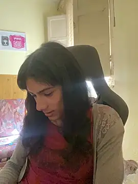 calliemaggotbone online show from 04.10.26