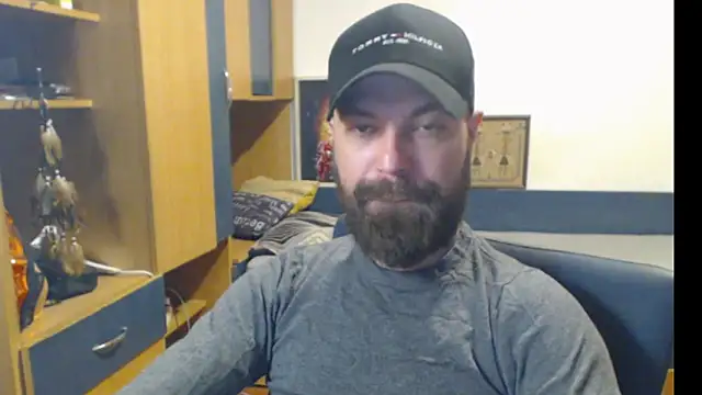 Snapshot of DoubleJake chatting on 10.08.25 DoubleJake online show from 10.08.25