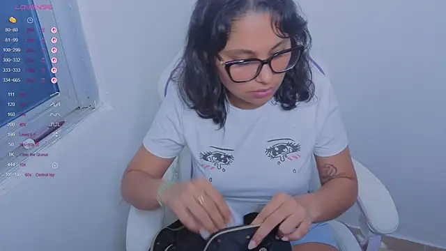 Cuteprincess21 online show from 11.18.25