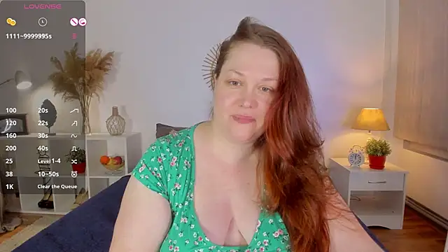 Snapshot of CutieGinger chatting on 12.04.24 CutieGinger online show from 12.04.24