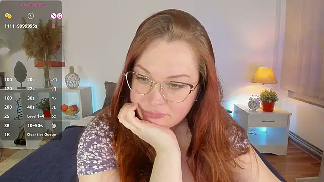 Snapshot of CutieGinger chatting on 12.08.24 CutieGinger online show from 12.08.24