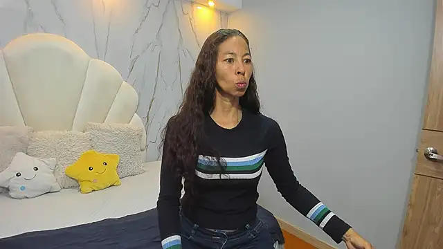 Rosalinda Cortez online show from 12.18.24