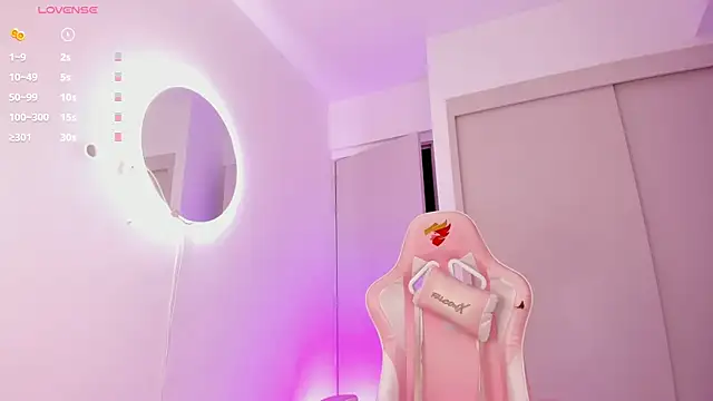 mia yourmommy online show from 11.13.25