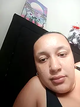 Snapshot of Miss-boobs chatting on 12.19.24 Miss-boobs online show from 12.19.24