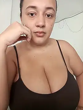 Snapshot of Miss-boobs chatting on 01.21.25 Miss-boobs online show from 01.21.25