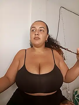Snapshot of Miss-boobs chatting on 02.24.25 Miss-boobs online show from 02.24.25