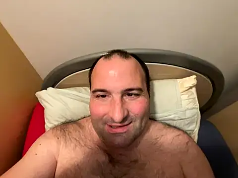 Snapshot of FrankTaylor66 chatting on 11.12.25 FrankTaylor66 online show from 11.12.25