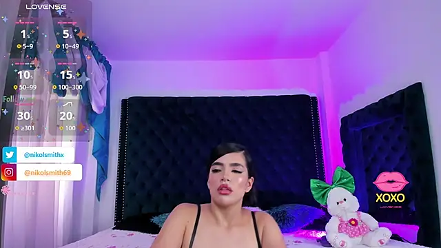 Snapshot of nikolsmithh chatting on 10.28.25 nikolsmithh online show from 10.28.25