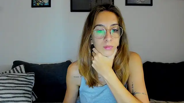 Snapshot of DesireMore90 chatting on 11.10.25 DesireMore90 online show from 11.10.25