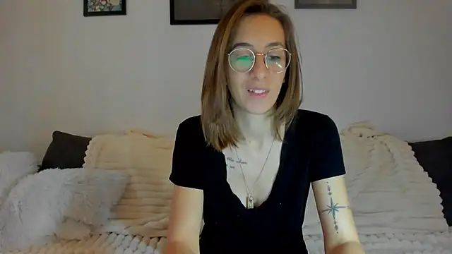 Snapshot of DesireMore90 chatting on 01.16.26 DesireMore90 online show from 01.16.26