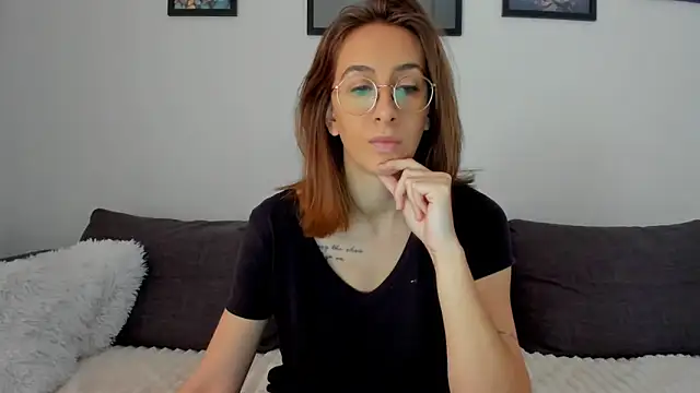 Snapshot of DesireMore90 chatting on 02.05.26 DesireMore90 online show from 02.05.26