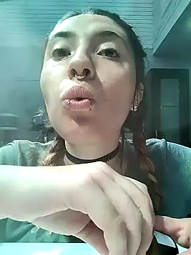 Snapshot of chubby_vanniie_ chatting on 01.21.25 chubby vanniie online show from 01.21.25