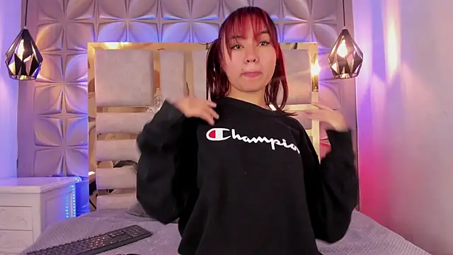 Snapshot of nahia_low chatting on 01.20.25 nahia low online show from 01.20.25