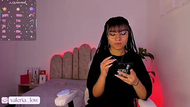 Snapshot of nahia_low chatting on 10.03.25 nahia low online show from 10.03.25