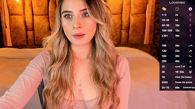 KiaraCarter online show from 10.20.25