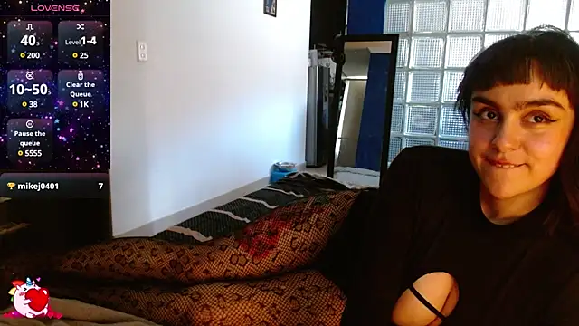 Snapshot of collette_beaufoy_ chatting on 12.04.24 collette beaufoy online show from 12.04.24