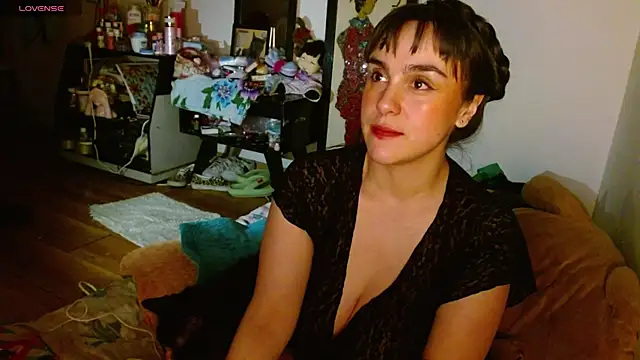 Snapshot of collette_beaufoy_ chatting on 10.14.25 collette beaufoy online show from 10.14.25