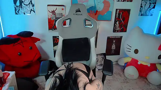 Deadly Doll online show from 12.04.25