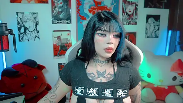 Snapshot of Deadly_Doll chatting on 07.24.26 Deadly Doll online show from 07.24.26