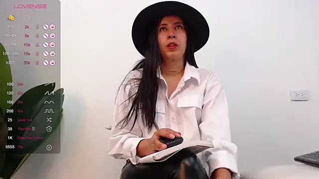 marthina thompsson online show from 12.03.24