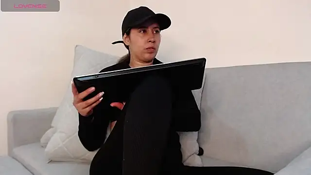 marthina thompsson online show from 09.29.25