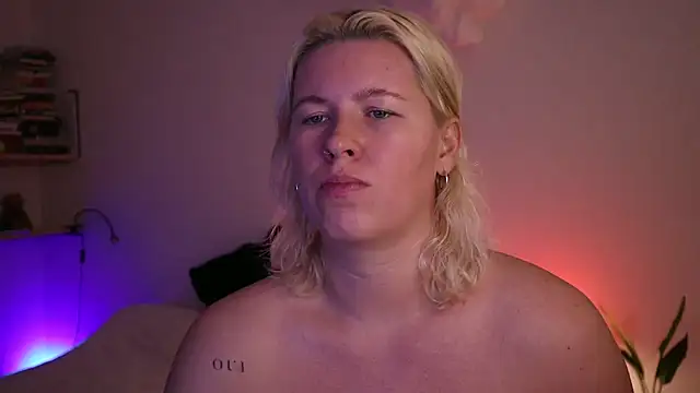 moonamii online show from 01.15.25