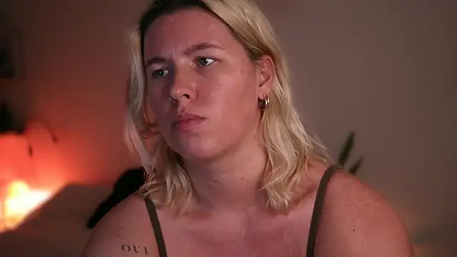 moonamii online show from 02.21.25