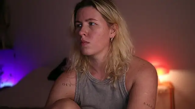 moonamii online show from 09.17.25